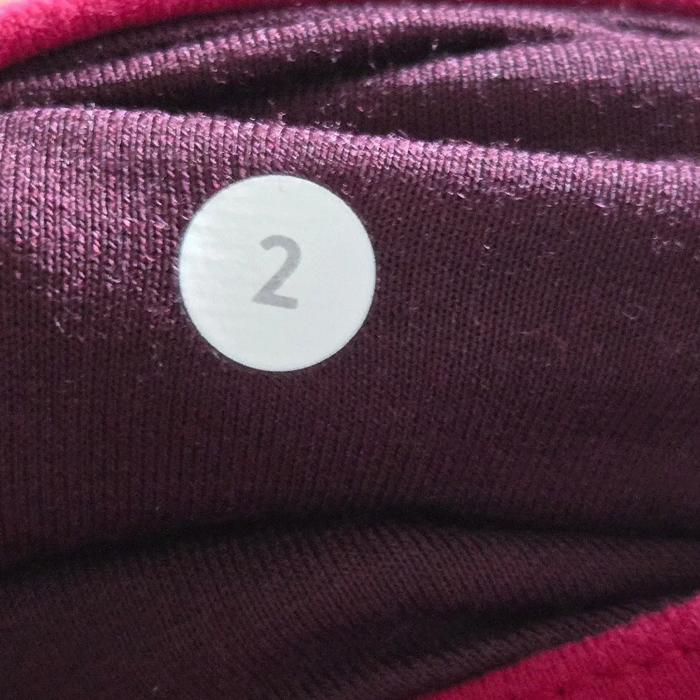 Lululemon Athletica Burgundy Magenta Cropped‎ Yoga Leggings Size 2 WL6